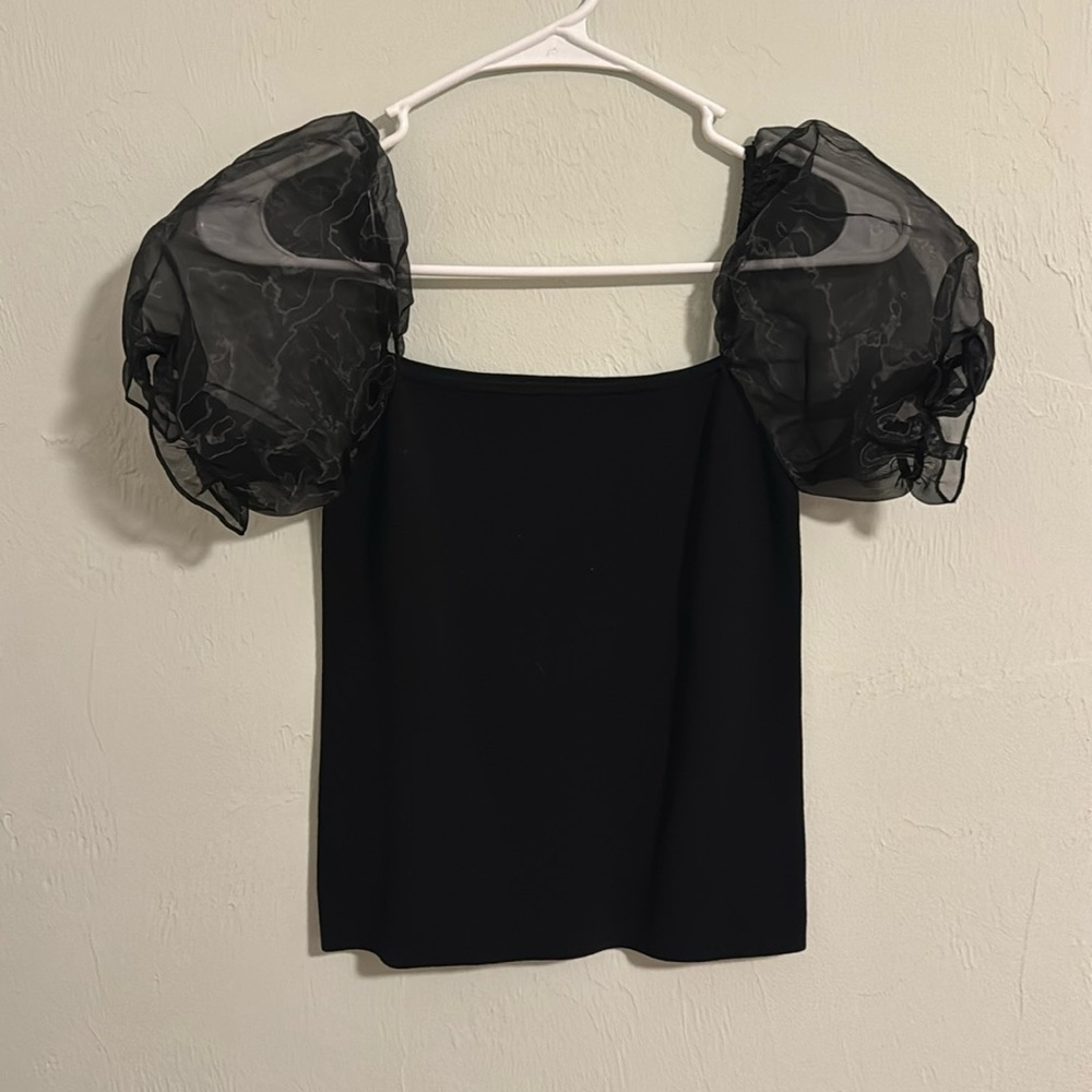 Short sleeve House of Harlow top